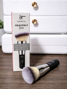 IT Cosmetics Heavenly Luxe Solid Serum Foundation Brush No. 29 New in Box